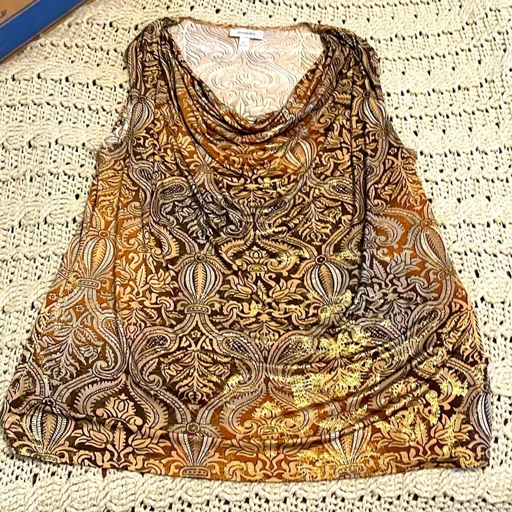 Dressbarn sleeveless women’s XL tunic top. Gold, beige, brown metallic Paisley..